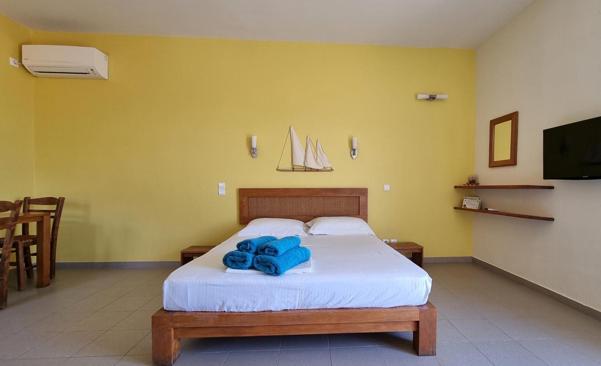 Domatia Me Thea Bed & Breakfast Elafonissos Exterior foto